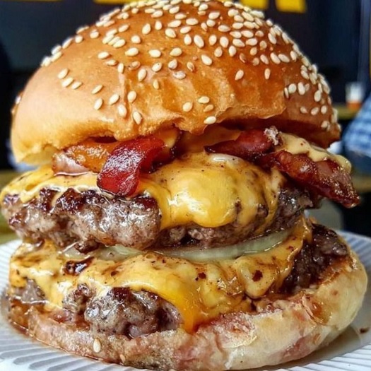 bacon double cheeseburger.jpg